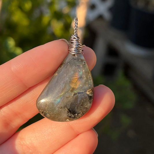Labradorite Pendent (Handmade)