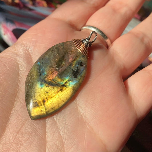 Labradorite Pendent (Handmade)